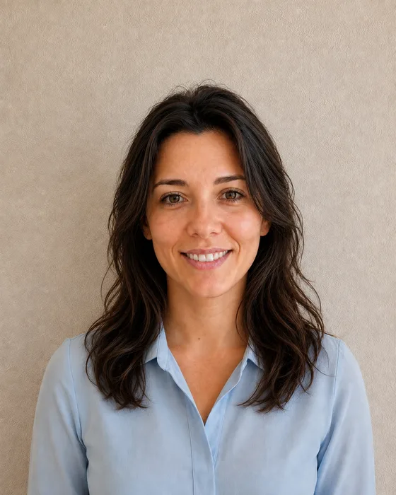 Photo de CV classique et chaleureuse, sourire naturel